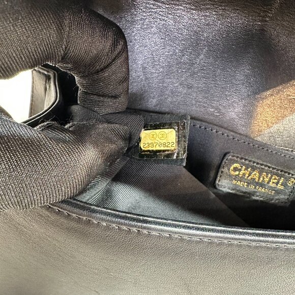 Chanel Black Leather Lambskin Medium Boy Bag Shoulder Bag Crossbody - Picture 8 of 9